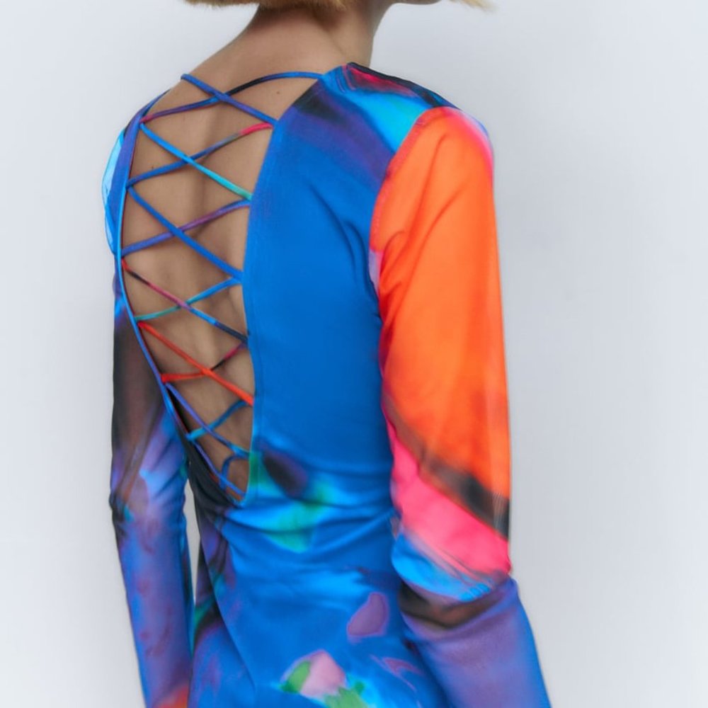 NWT PRINTED TULLE OPEN BACK MULTICOLOR MINI DRESS.